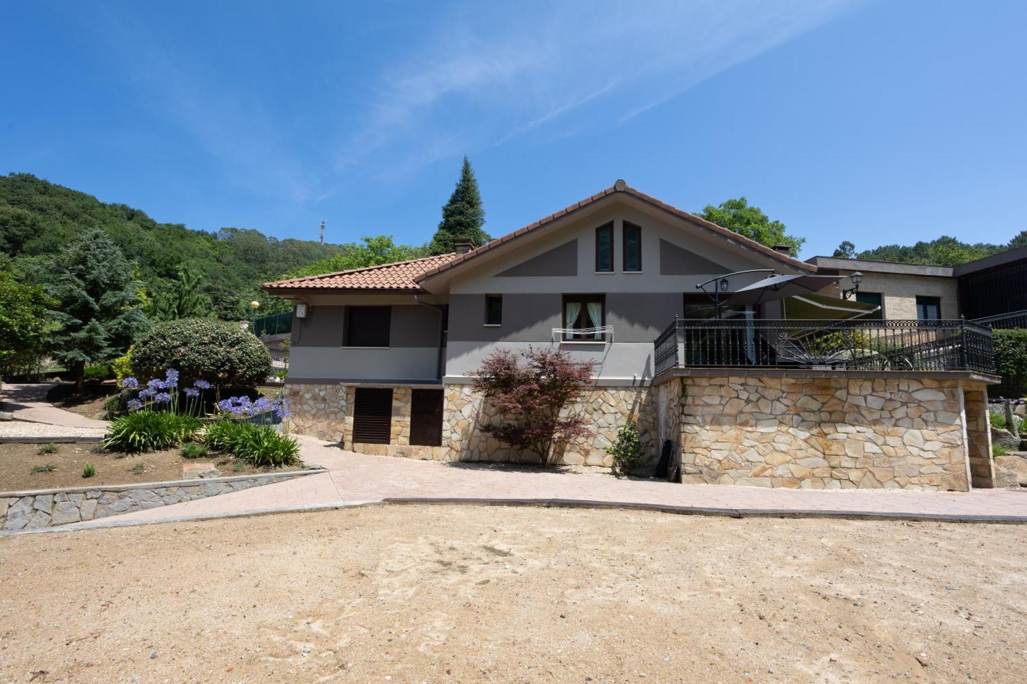 SARREN VILLA POOL by Urdaibai Rentals Bermeo Bagian luar foto